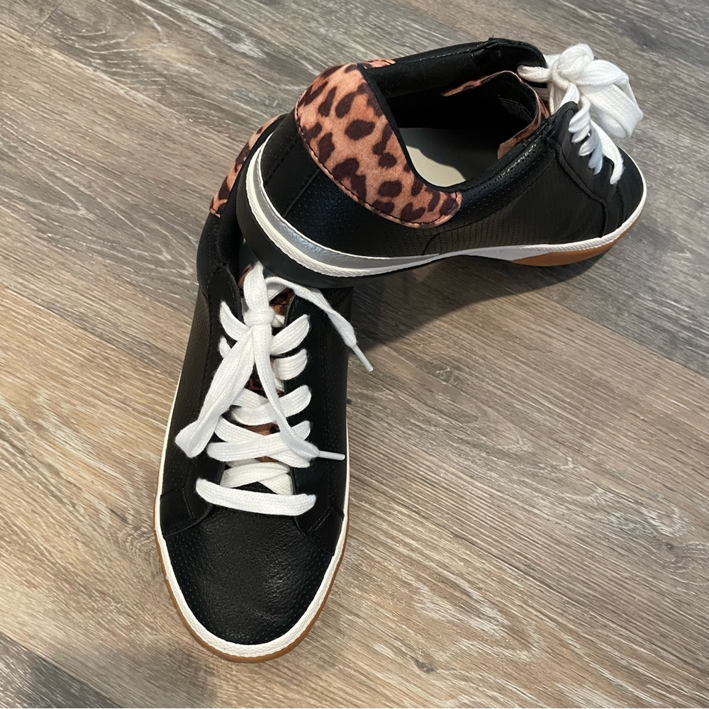 Leopard Accent Black Sneakers